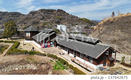 安芸灘とびしま海道【蒲刈大橋・であいの館】2026年3月撮影_ドローン空撮_HKKAMAB_No14 137842675