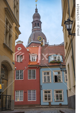 Old streets of Riga city center in the evening. Latvia Old streets of Riga city center in the evening. Latvia 137844024