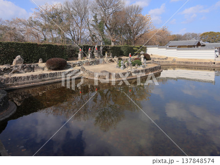 讃州七福の寺「延命院」の灌頂池 137848574