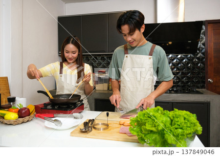 Asian couple at home Asian couple at home 137849046