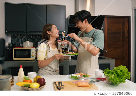 Asian couple at home Asian couple at home 137849066