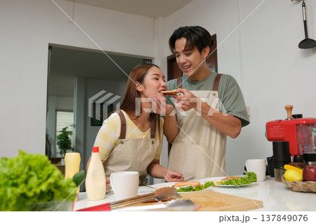 Asian couple at home 137849076