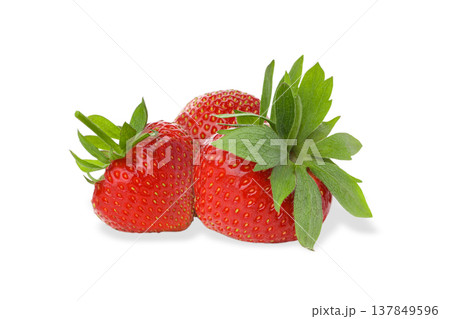 Fresh strawberries arranged together with green leaves, PNG Fresh strawberries arranged together with green leaves, PNG 137849596