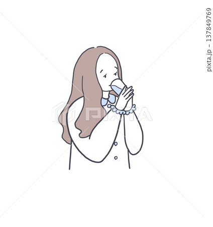 白湯を飲む女性のイラスト素材 白湯を飲む女性のイラスト素材 137849769