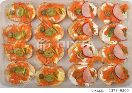 Carrots prepared as vegan salmon 137849809