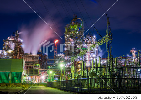三重県　四日市市　工場夜景　塩浜地区 137852559