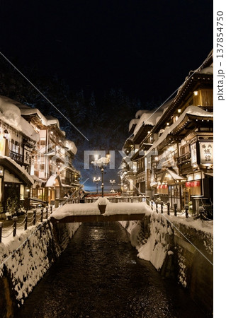 山形, 銀山温泉の夜の風景 山形, 銀山温泉の夜の風景 137854750