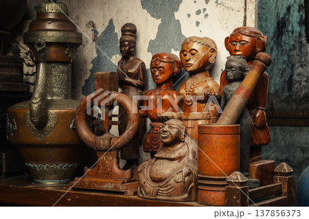 Wooden figures of Gods on the Chor Bazaar in Mumabi, India 137856373