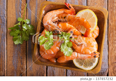boiled shrimps with lemon 137857232