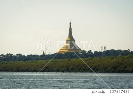 Asian Buddhist temple. Global Vipassana Pagoda in Mumbai, India Asian Buddhist temple. Global Vipassana Pagoda in Mumbai, India 137857485