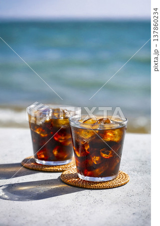 海辺のアイスコーヒー 137860234