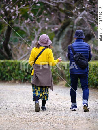 年の差夫婦の老後 137862124