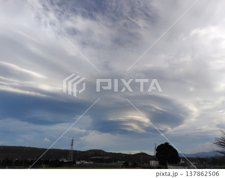 天候の変化をかもす空 天候の変化をかもす空 137862506