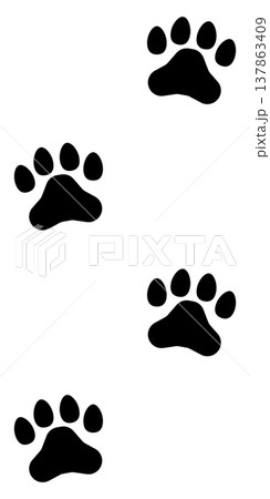 犬や猫などの動物の複数の足跡 犬や猫などの動物の複数の足跡 137863409
