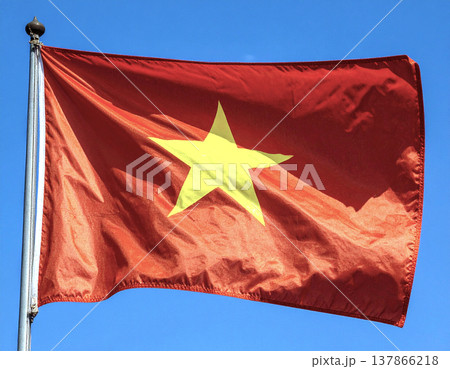ベトナム国旗 137866218