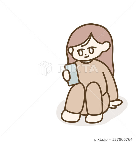 スマホを見る女性のシンプルなイラスト 137866764