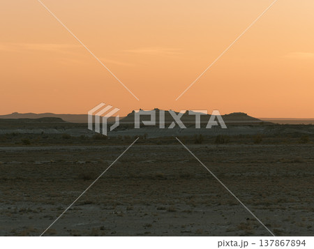 キジルクップの夕景~カザフスタン・ウスチュルト台地 / Kyzylkup, Kazakhstan キジルクップの夕景~カザフスタン・ウスチュルト台地 / Kyzylkup, Kazakhstan 137867894