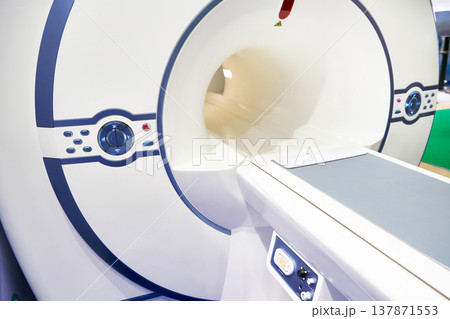 MRI scanner 137871553