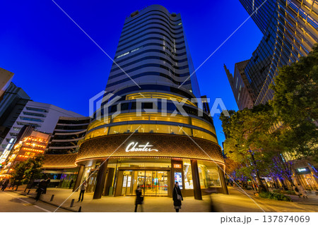 東京 千代田区 有楽町 日比谷シャンテの夜景 東京 千代田区 有楽町 日比谷シャンテの夜景 137874069