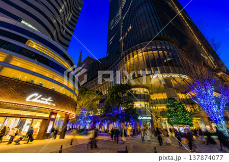 東京 千代田区 有楽町 日比谷シャンテと東京ミッドタウン日比谷の夜景 東京 千代田区 有楽町 日比谷シャンテと東京ミッドタウン日比谷の夜景 137874077