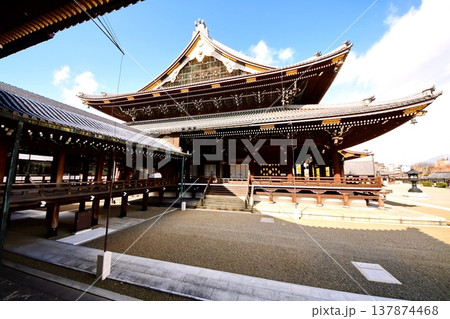 京都府　東本願寺・御影堂（重要文化財） 京都市 下京区 常葉町　2022年2月 137874468
