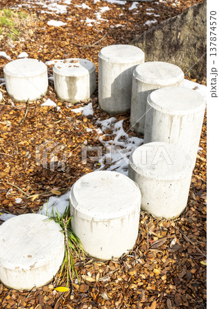 丸コンクリートステップ 137874570