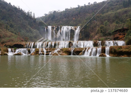 九龍の滝 瀑布群 中国 雲南省 アジア 九龍の滝 瀑布群 中国 雲南省 アジア 137874680