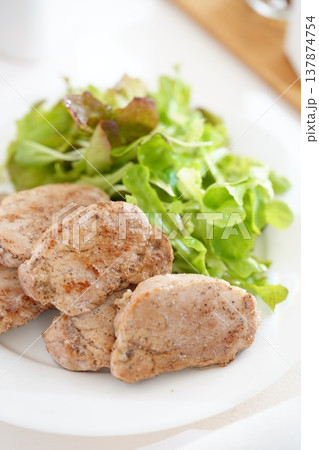肉料理 肉料理 137874754