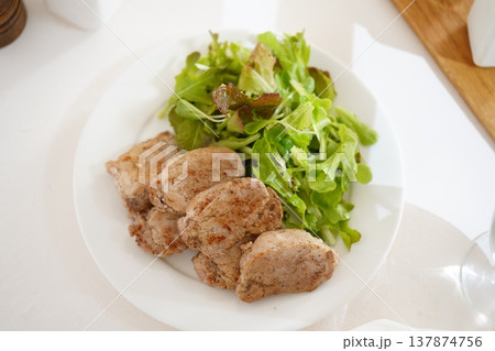 肉料理 肉料理 137874756
