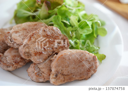 肉料理 肉料理 137874758