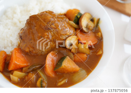 ハンバーグカレー ハンバーグカレー 137875056