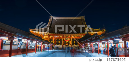 「東京都」夜の浅草寺・本堂 137875495