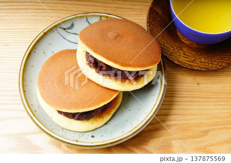 どら焼き 和菓子 どら焼き 和菓子 137875569