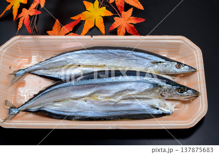 秋はサンマの開き（干物） 137875683