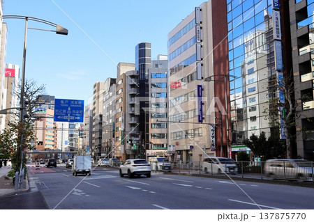 東京都市風景　千代田区神田淡路町交差点 137875770