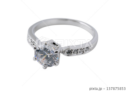 透明背景(png)にダイヤモンドの婚約指輪 透明背景(png)にダイヤモンドの婚約指輪 137875853