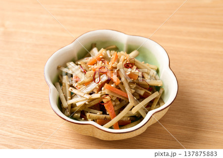 きんぴらごぼう 137875883