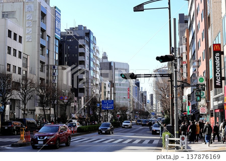 東京都市風景　神田神保町交差点付近 137876169