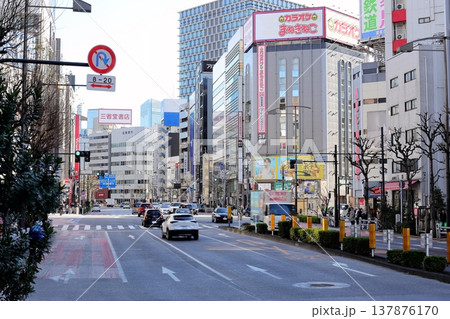 東京都市風景 駿河台下交差点 東京都市風景 駿河台下交差点 137876170