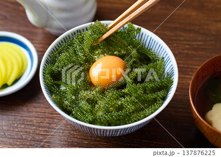 海ぶどう丼 137876225