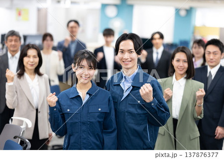 全力サポート体制で現場を支えるチーム 137876377