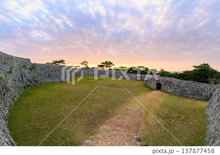 座喜味城跡　琉球王国の古城 137877458