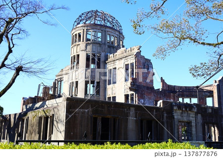 世界遺産「原爆ドーム」（広島県広島市） 137877876