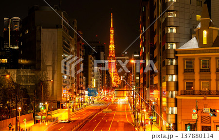 東京タワー ライトアップと国道1号線 東京タワー ライトアップと国道1号線 137880114