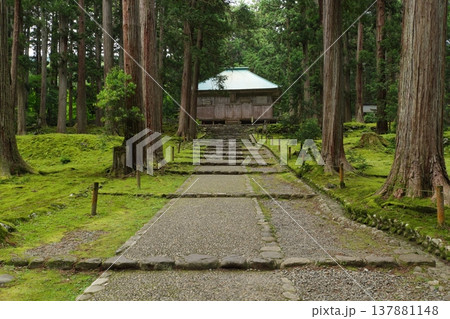 白山平泉寺 拝殿と参道 白山平泉寺 拝殿と参道 137881148