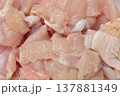 鶏コマ肉 137881349