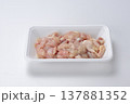 鶏コマ肉 137881352