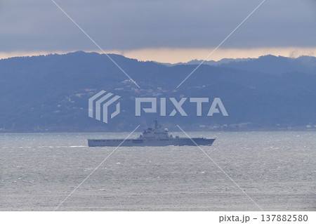 海上自衛隊　浦賀水道　しもきた　LST-4002　輸送艦 137882580