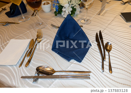 テーブルナプキン デルタ折 テーブルナプキン デルタ折 137883128