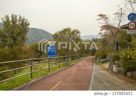 Han River bike path Han River bike path 137883851